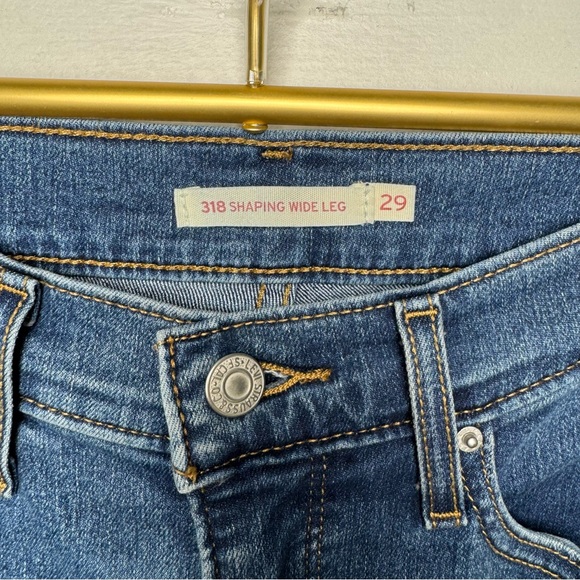 Levi's 318 Shaping Wide Leg Denim Jeans in Clever Girl 29x32 - Picture 12 of 15